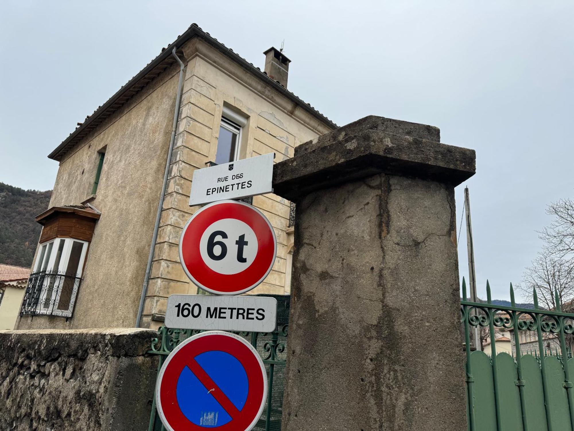 Avec Terrasse Vue Sur Cousson *